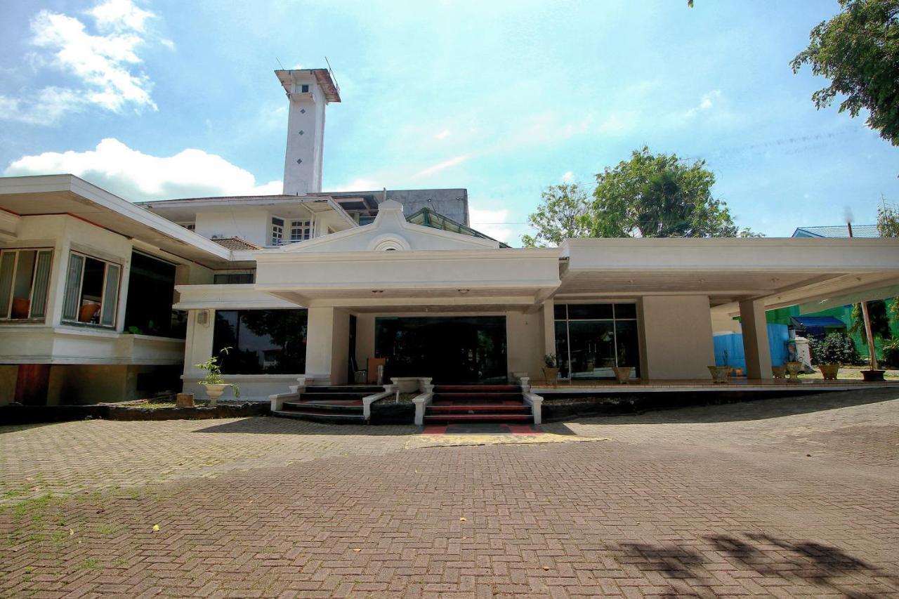 Oyo 2360 Hotel Rio Bengkulu Bagian luar foto